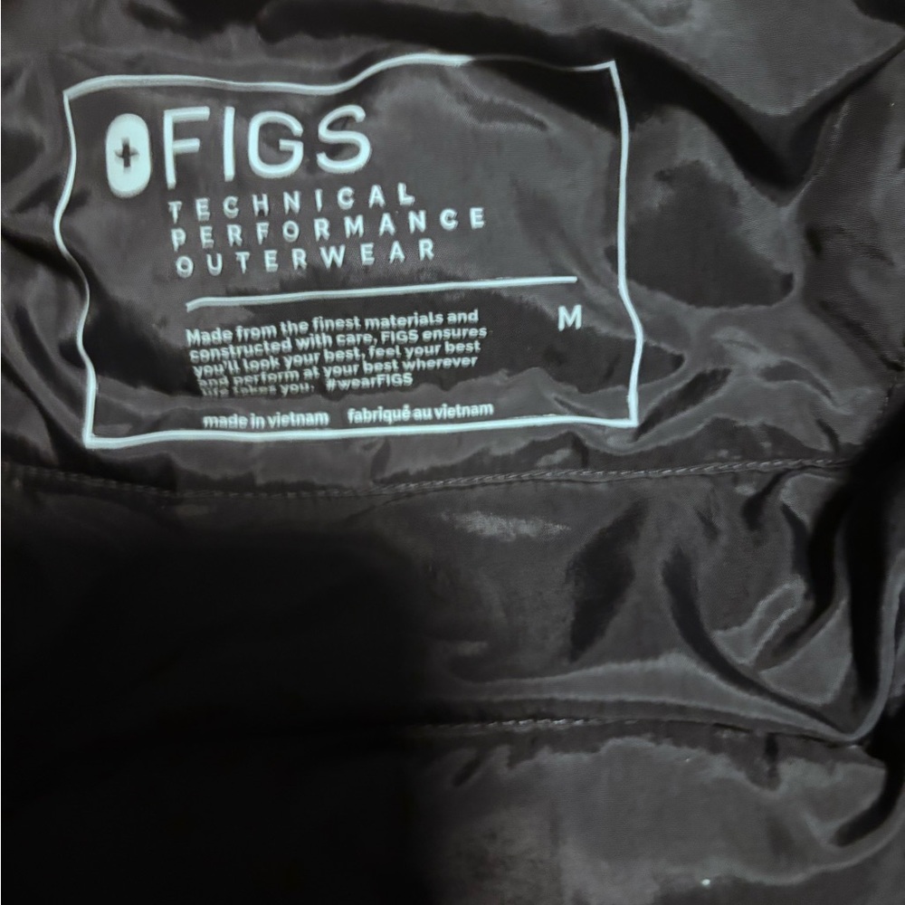 Figs On-Shift Packable Puffer Jacket Technical Performance Outerwear in Black M - Picture 3 of 16